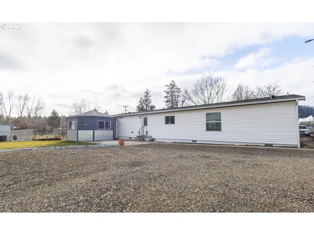 $355,000 | 155 South 20th Avenue, Elgin, OR 97827