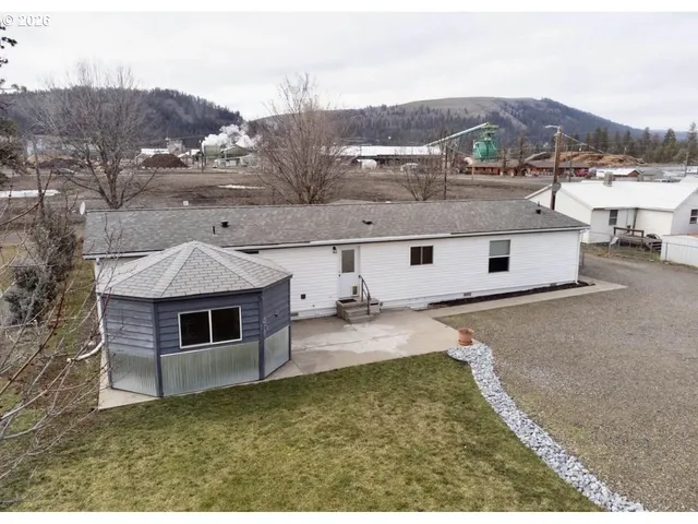 $355,000 | 155 South 20th Avenue, Elgin, OR 97827