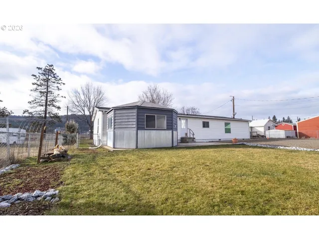 $355,000 | 155 South 20th Avenue, Elgin, OR 97827