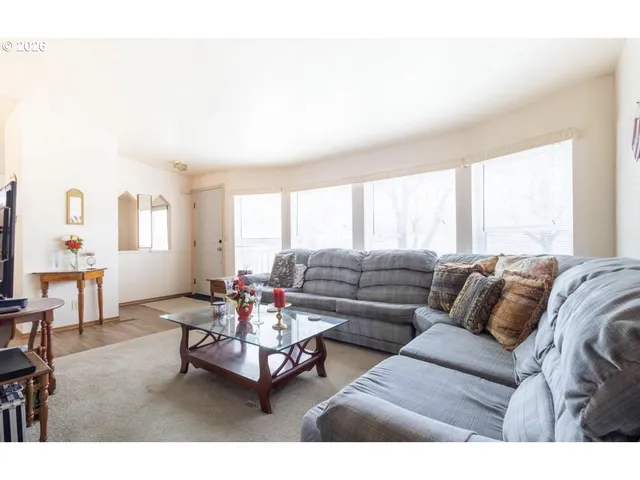 $355,000 | 155 South 20th Avenue, Elgin, OR 97827