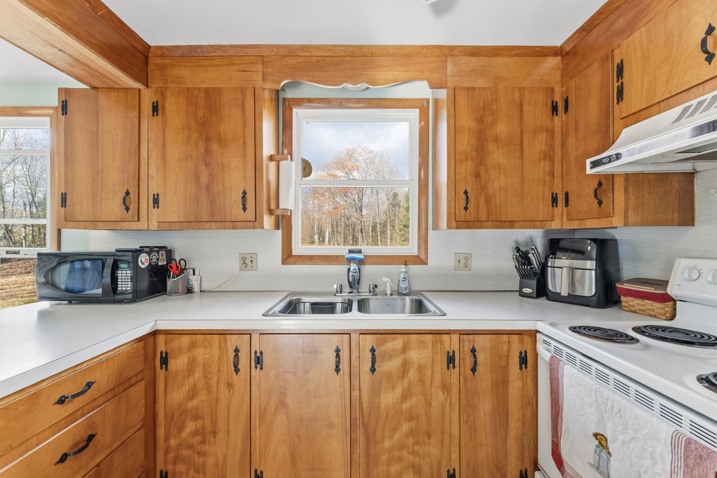 3079 Main Street Fayette, ME 04349 - Photo 6 of 41 DSC08138