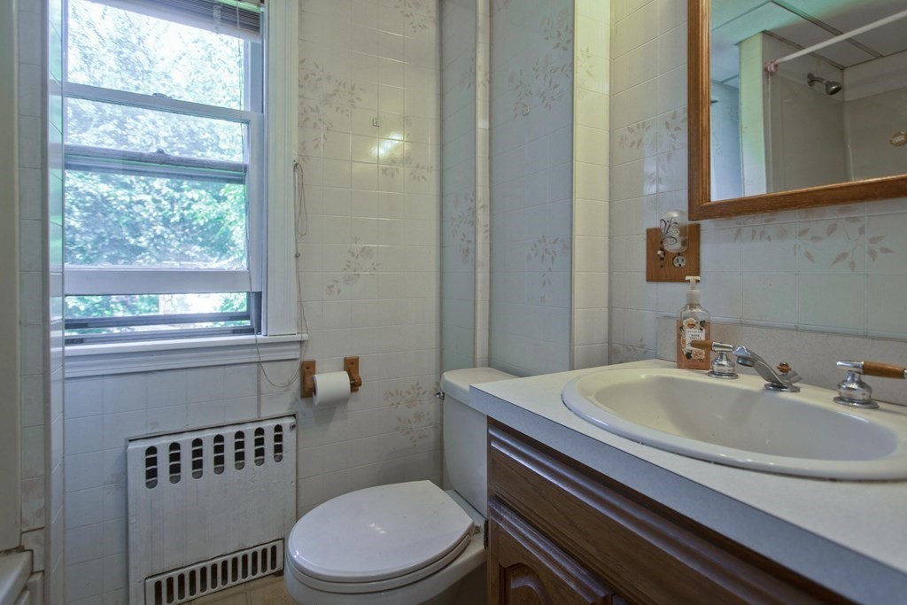 176 Monrovia Street Springfield, MA 01104 - Photo 17 of 41 Gallery Image 17