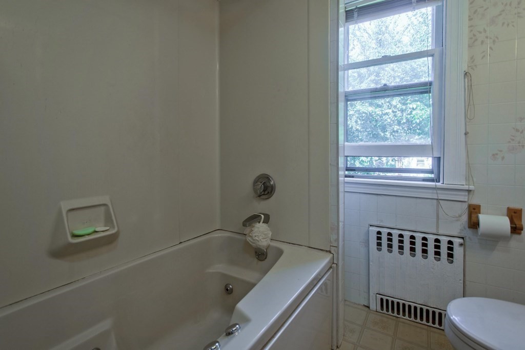 176 Monrovia Street Springfield, MA 01104 - Photo 18 of 41 Gallery Image 18