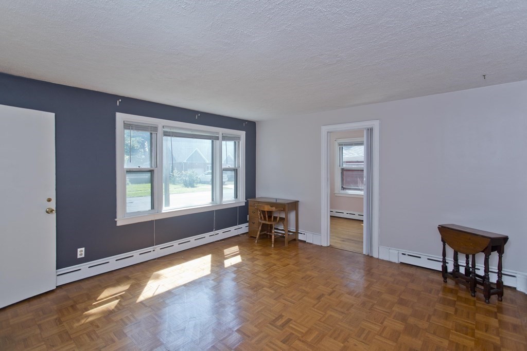 176 Monrovia Street Springfield, MA 01104 - Photo 4 of 41 Gallery Image 4