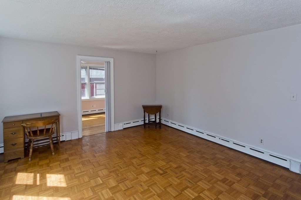 176 Monrovia Street Springfield, MA 01104 - Photo 6 of 41 Gallery Image 6