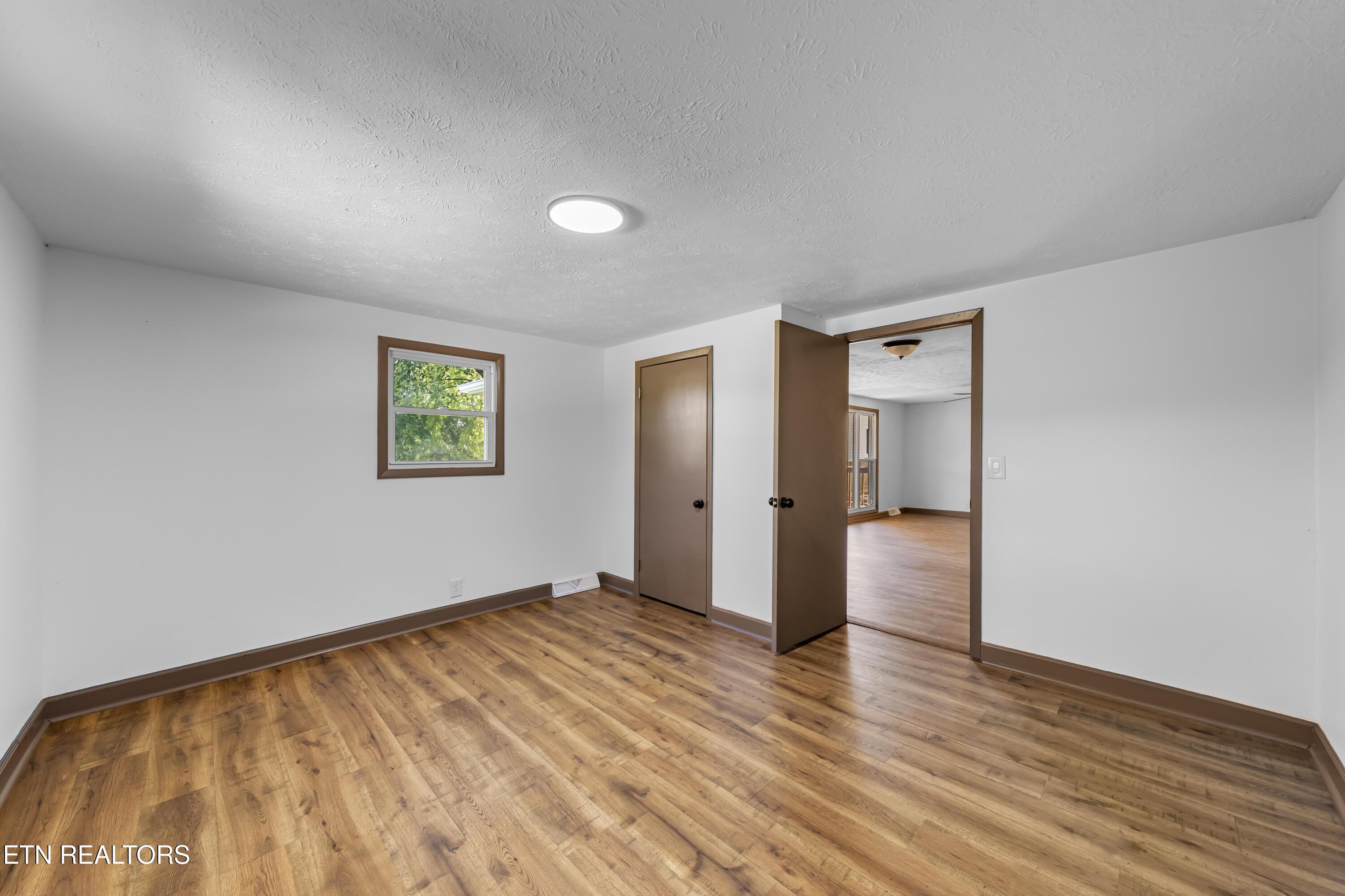 462 Island Ford Road Jacksboro, TN 37757 - Photo 18 of 31 030A0607