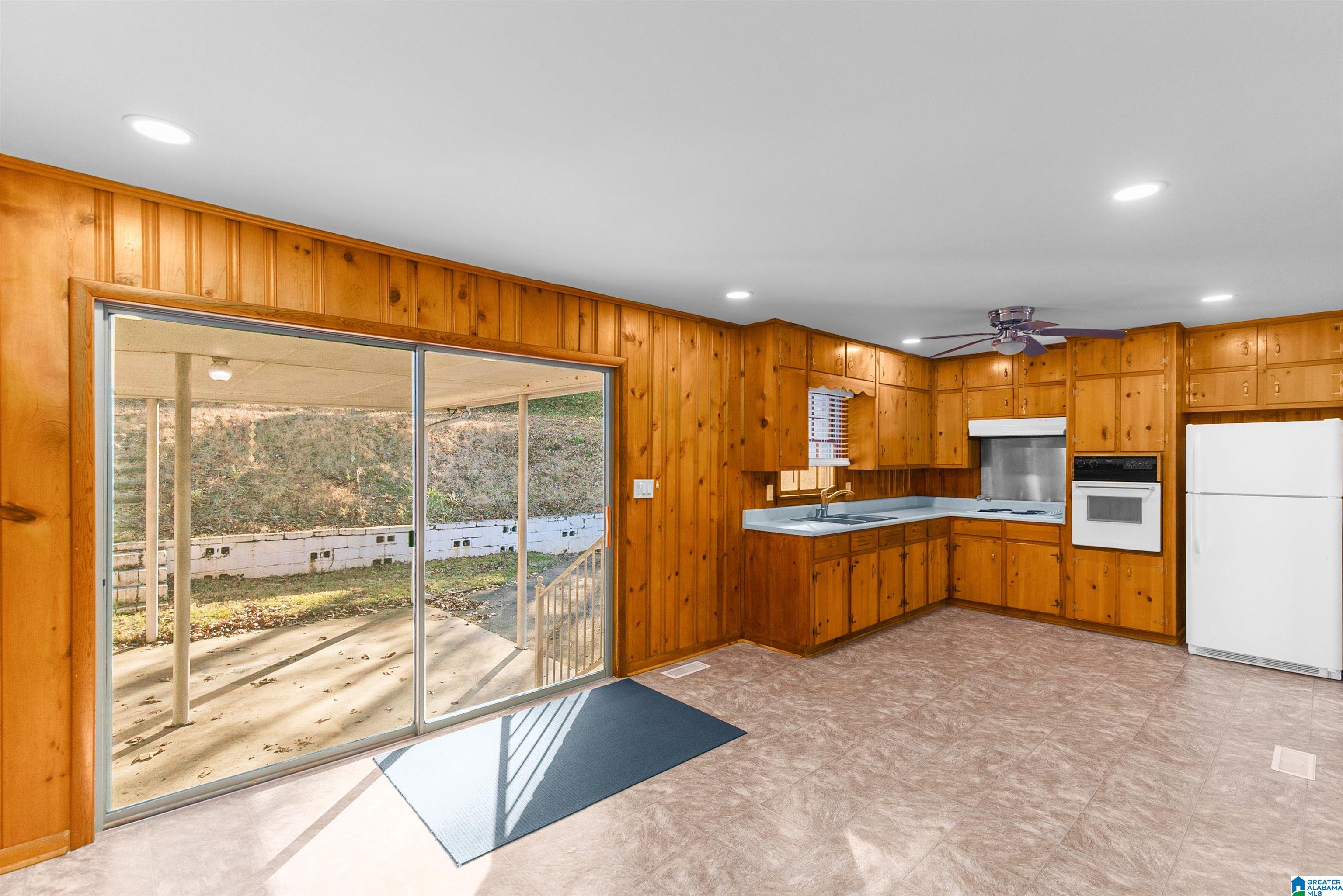 2321 3rd Way Northeast Birmingham, AL 35215 - Photo 7 of 26