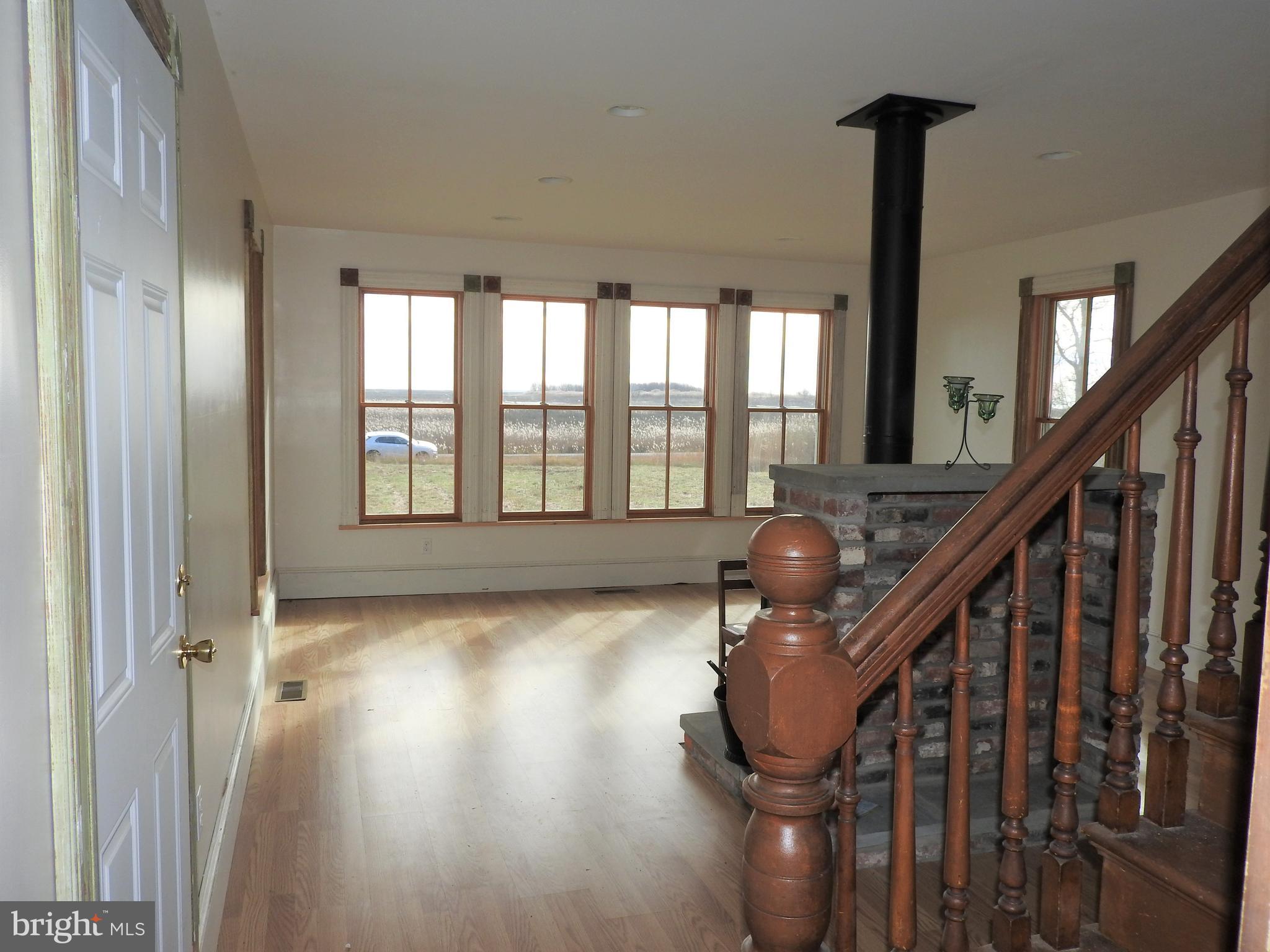 2352 Wharf Road Vienna, MD 21869 - Photo 5 of 70 Family room w beautiful railings