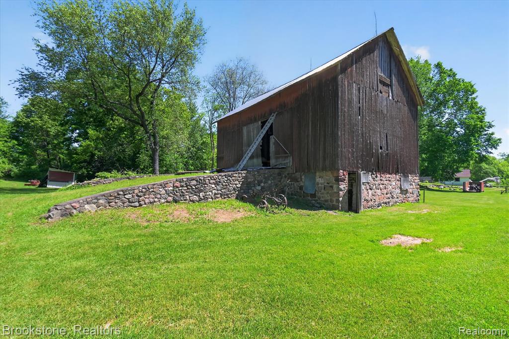 9455 Andersonville Road Clarkston, MI 48346 - Photo 56 of 80