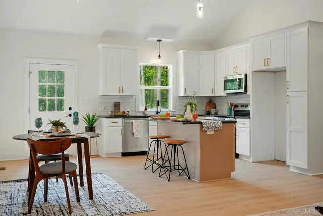 $319,900 | 162 Dillon Cabin Road, Moneta, VA 24121