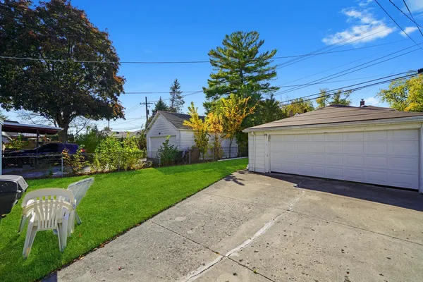 $419,700 | 1714 North 73rd Court, Elmwood Park, IL 60707