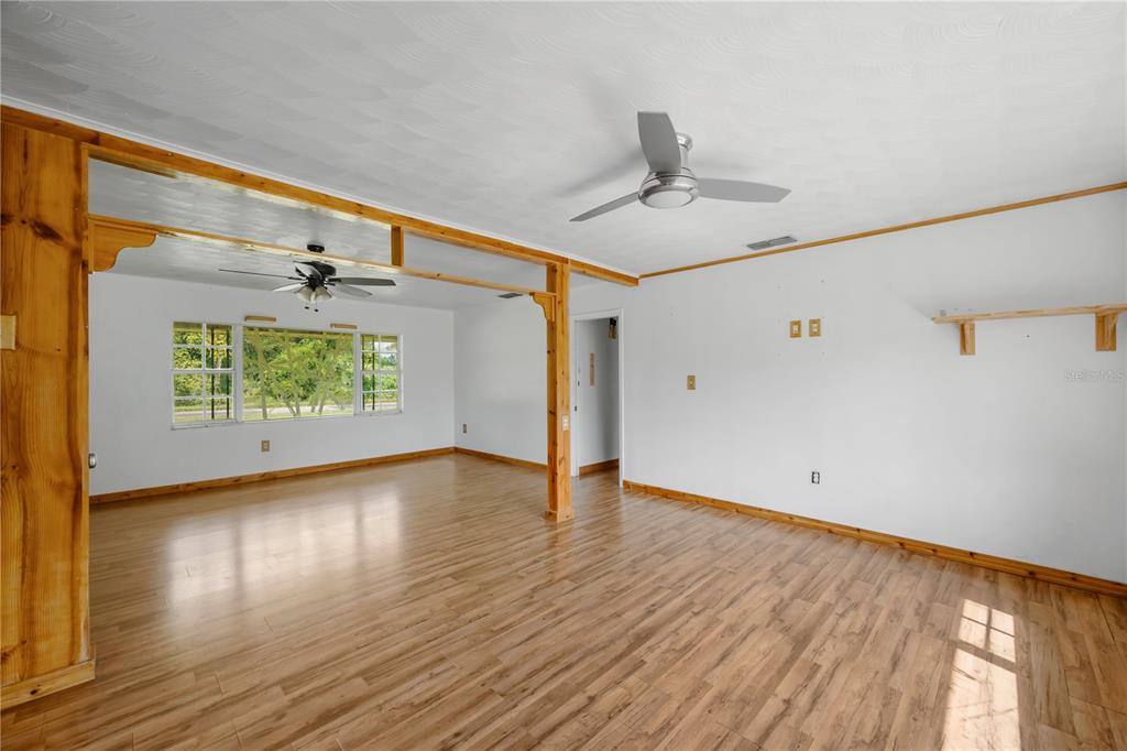 1619 North Dover Road Dover, FL 33527 - Photo 4 of 24 Gallery Image 4