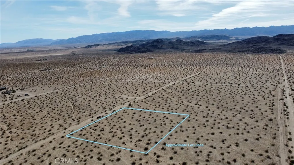 2 Fascination Avenue Joshua Tree, CA 92252 - Photo 4 of 8 a view of a terrace