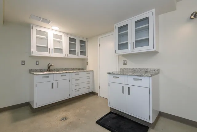 $699,900 | N79W33915 Petersen Road, Oconomowoc, WI 53066