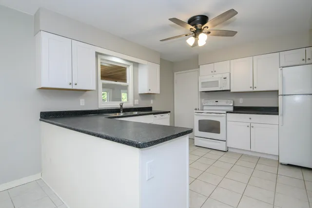 $699,900 | N79W33915 Petersen Road, Oconomowoc, WI 53066