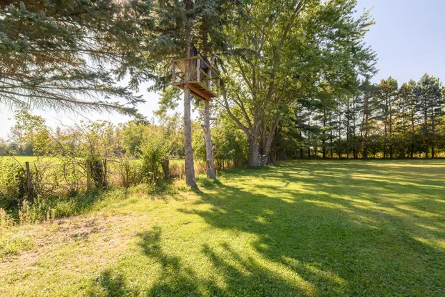 $699,900 | N79W33915 Petersen Road, Oconomowoc, WI 53066