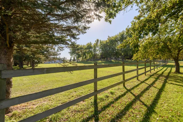 $699,900 | N79W33915 Petersen Road, Oconomowoc, WI 53066