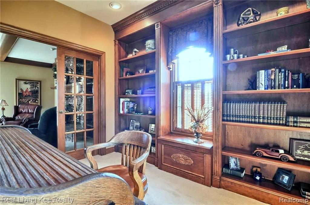 1464 Highpoint Court Rochester, MI 48306 - Photo 15 of 43