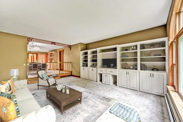 $699,750 | 286 Pond Road, Wayne, ME 04284