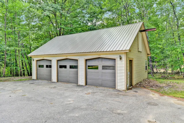 $699,750 | 286 Pond Road, Wayne, ME 04284