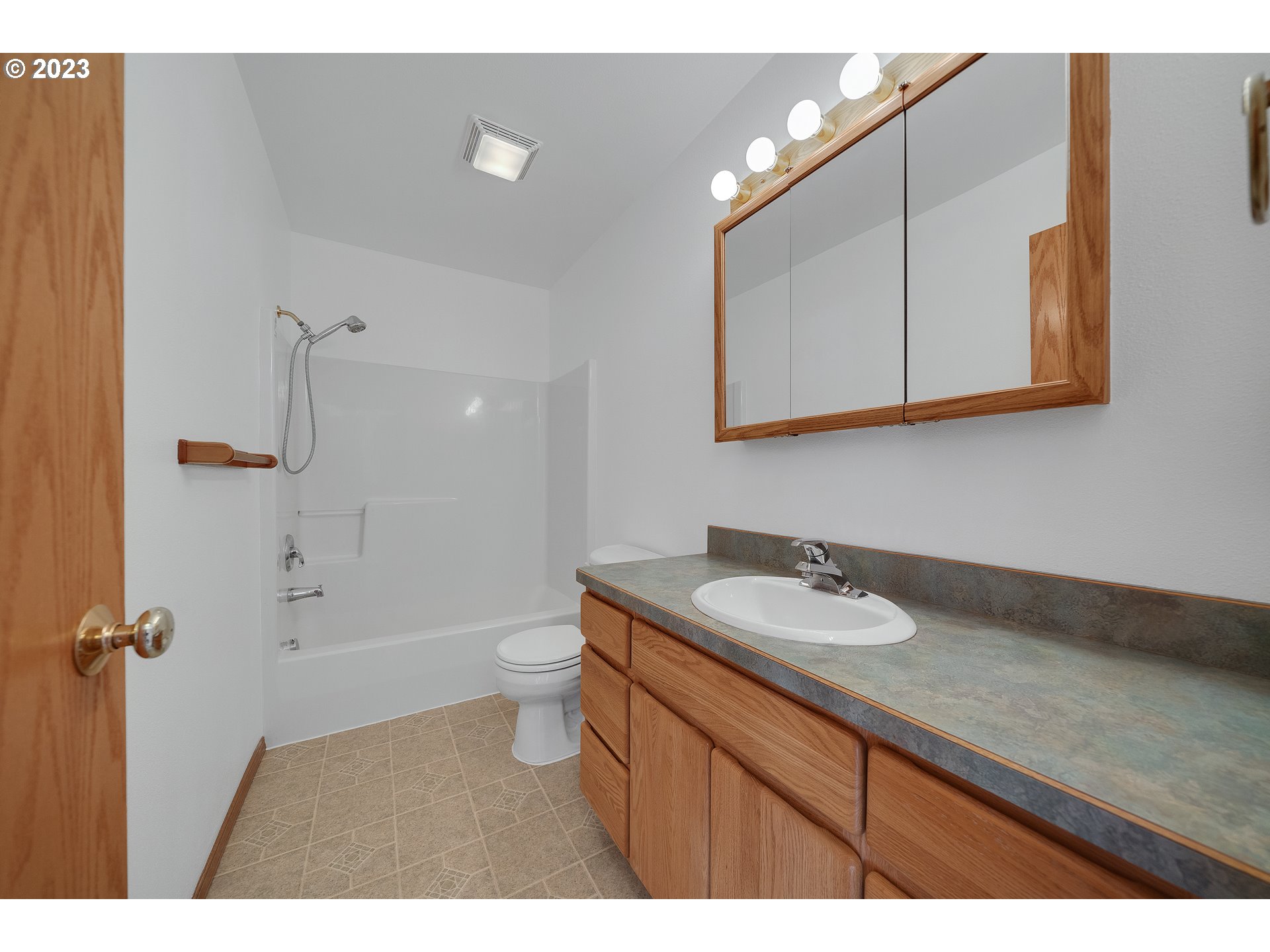 224 Young Road Mossyrock, WA 98564 - Photo 19 of 31 Bathroom