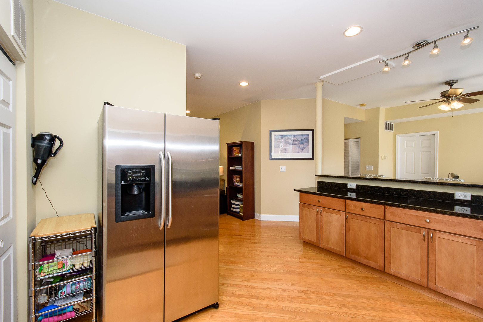5882 North Ridge Avenue, Unit 2 Chicago, IL 60660 - Photo 8 of 22