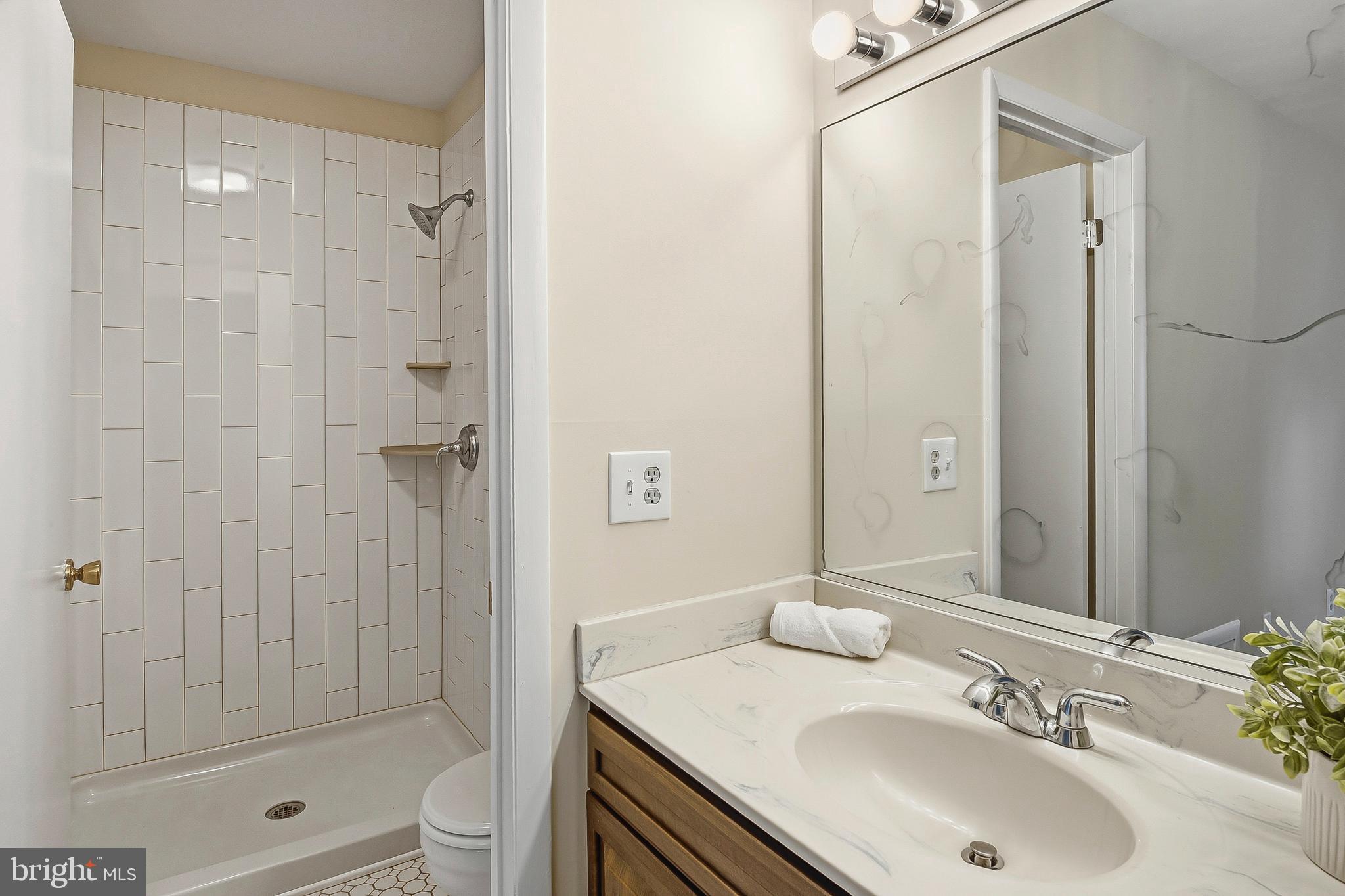 7454 Sea Change Columbia, MD 21045 - Photo 20 of 36 Primary Bathroom