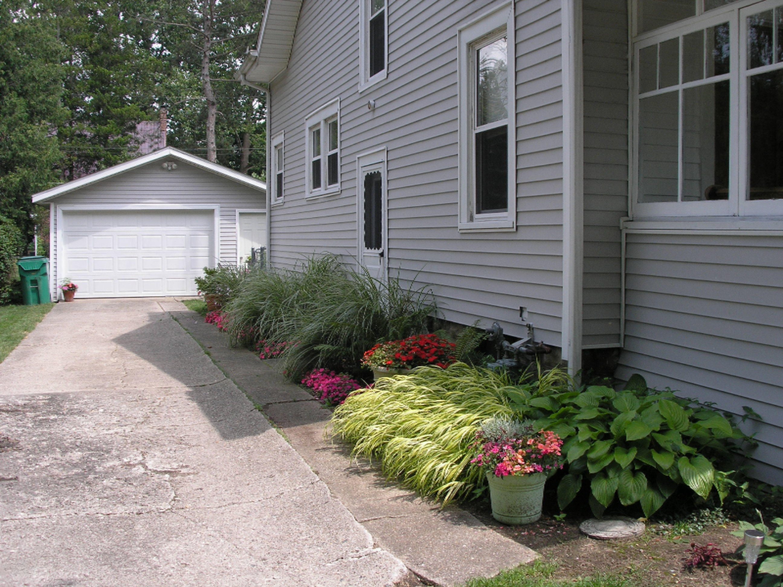705 Elm Street Three Rivers, MI 49093 - Photo 2 of 35 705 Elm St 039
