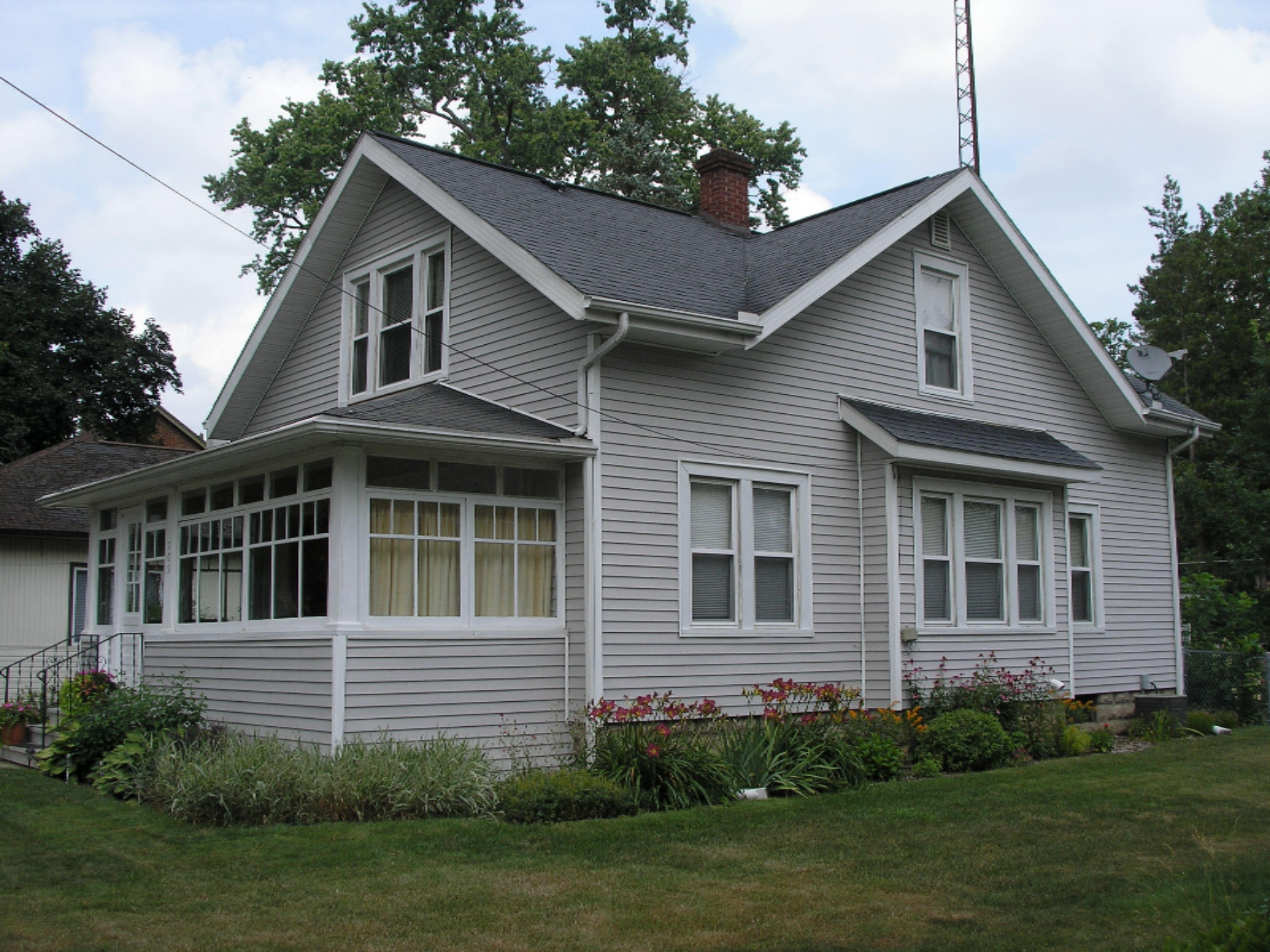 705 Elm Street Three Rivers, MI 49093 - Photo 4 of 35 705 Elm St 037