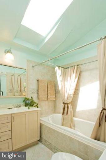 6940 Spaniel Road Springfield, VA 22153 - Photo 16 of 21 Guest Bathroom