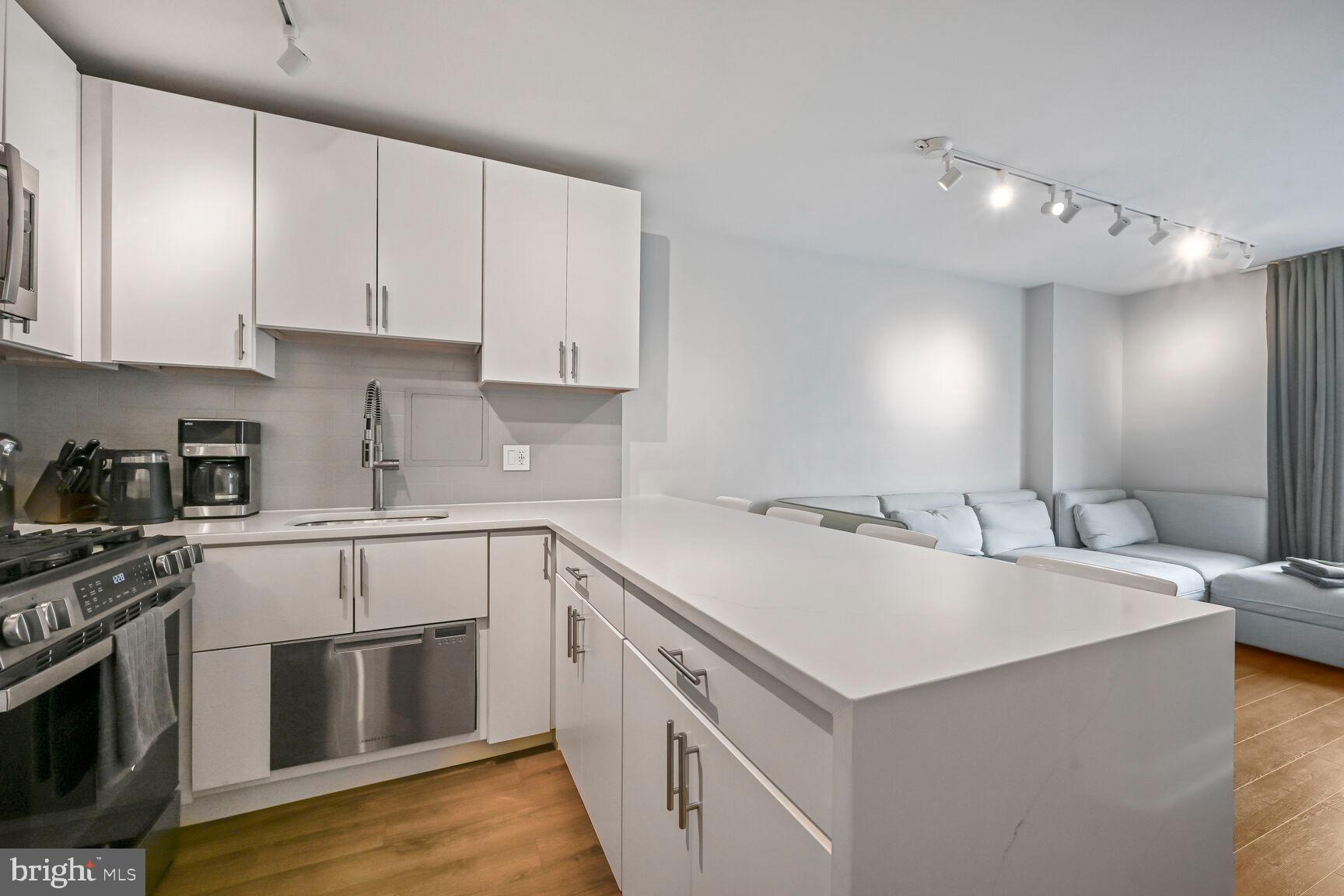 950 25th Street Northwest, Unit 408N Washington, DC 20037 - Photo 17 of 31