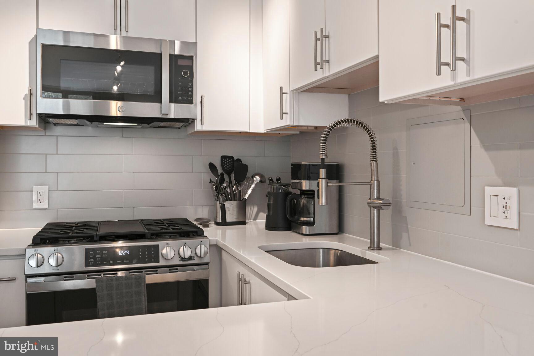 950 25th Street Northwest, Unit 408N Washington, DC 20037 - Photo 18 of 31