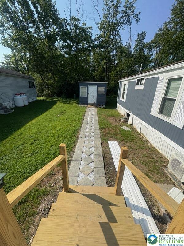 3449 Franklin Square Northampton, PA 18067 - Photo 5 of 20 a view of a backyard with sitting area