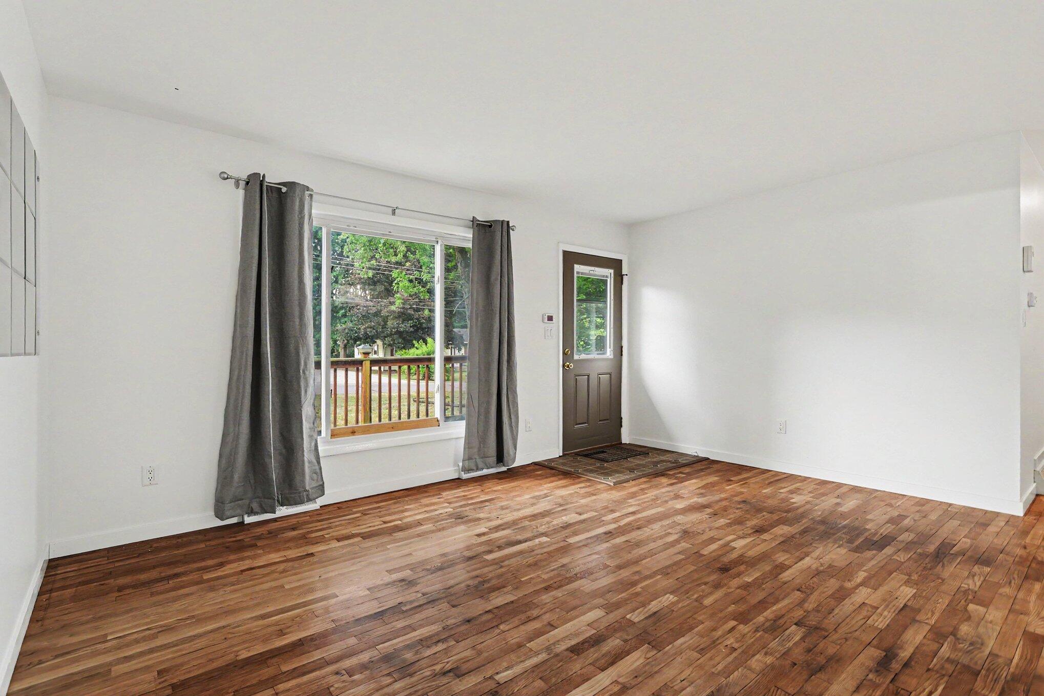 168 Homecrest Road Battle Creek, MI 49037 - Photo 5 of 24 005_file_8220