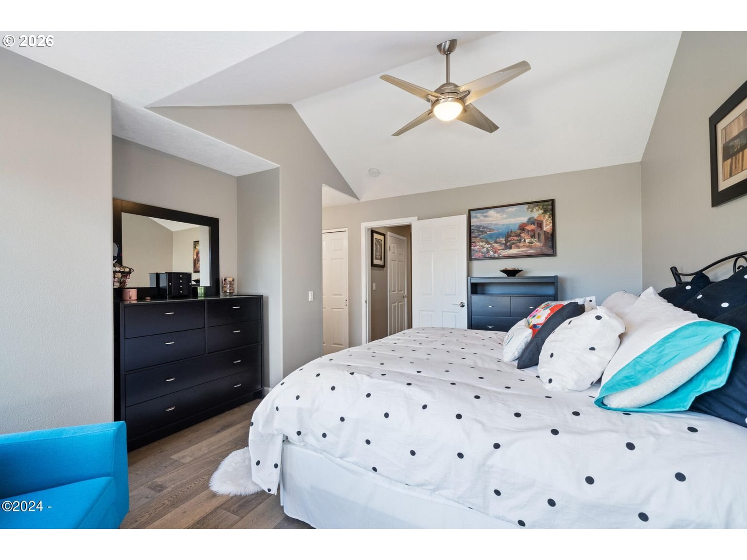 465 Edgewater Depoe Bay, OR 97341 - Photo 23 of 48 a living room with a bed and a dresser