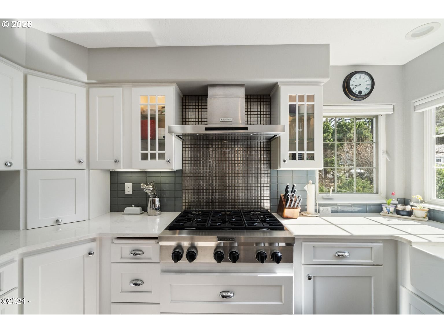 465 Edgewater Depoe Bay, OR 97341 - Photo 9 of 48 a kitchen with a stove and a sink