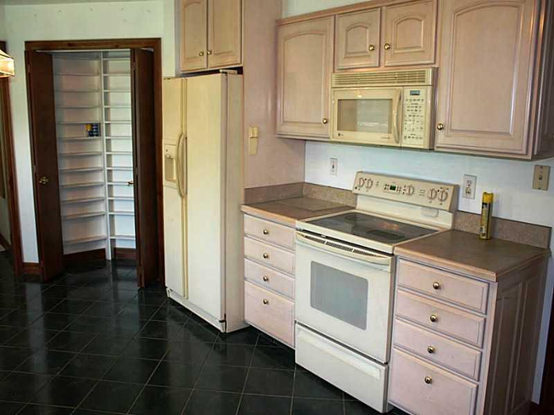 8846 Maze Road Indianapolis, IN 46259 - Photo 10 of 23 Gallery Image 10
