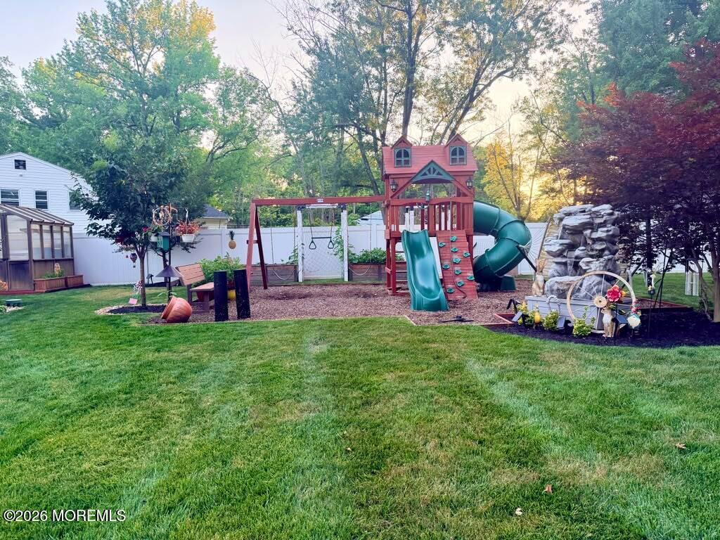 4 Dorset Way Edison, NJ 08820 - Photo 35 of 41 Backyard View