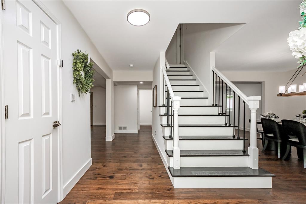 3107 Olde Post Road St. Louis, MO 63129 - Photo 3 of 37 Gallery Image 3