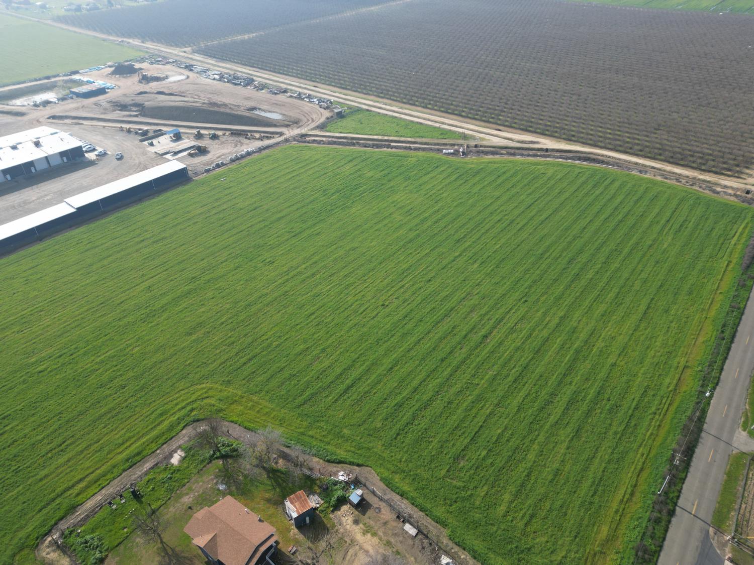 2 West Belcher Avenue Merced, CA 95348 - Photo 6 of 6 a view of a golf club with a backyard