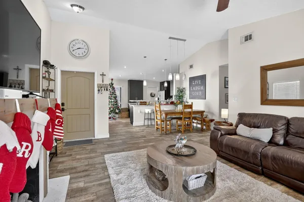 $4,200 | 691 Willow Grove Terrace, Davie, FL 33325