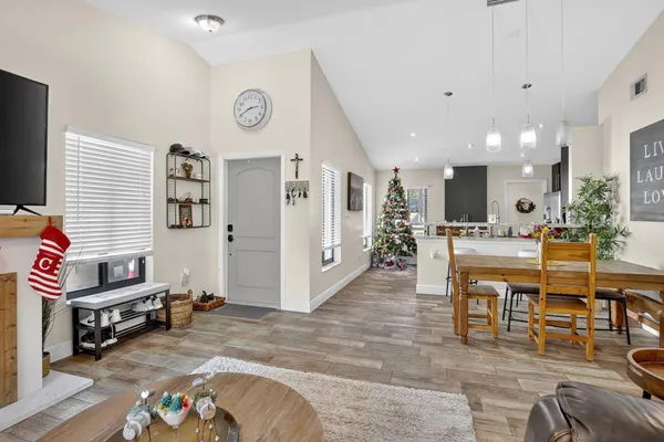 $4,200 | 691 Willow Grove Terrace, Davie, FL 33325