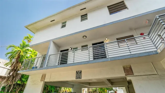 $2,850 | 235 Antilla Avenue, Unit 12, Coral Gables, FL 33134