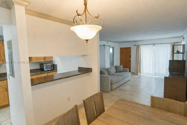 $2,850 | 235 Antilla Avenue, Unit 12, Coral Gables, FL 33134