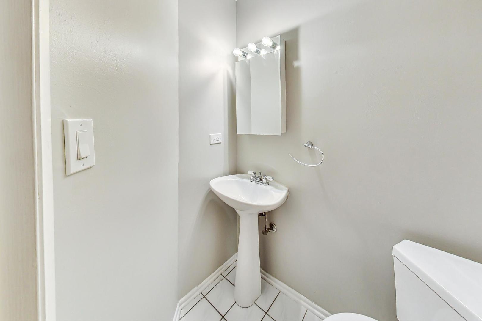 809 South Racine Avenue Chicago, IL 60607 - Photo 12 of 32 Gallery Image 12