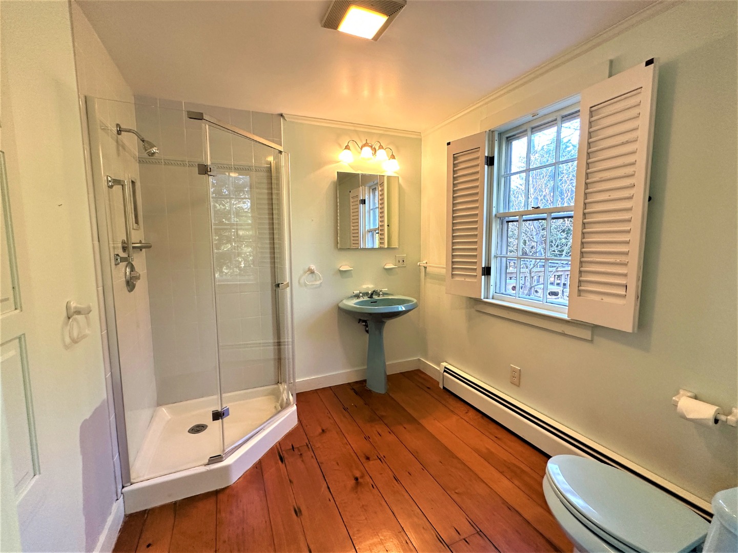 45 Pine Tree Lane Vineyard Haven, MA 02568 - Photo 18 of 25 a bathroom with a bathtub and a shower