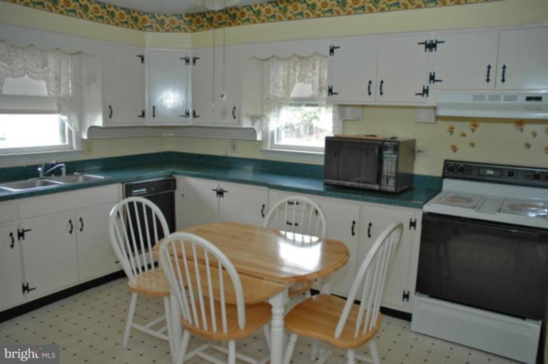 240 Bowie Shop Road Huntingtown, MD 20639 - Photo 5 of 10 Kitchen