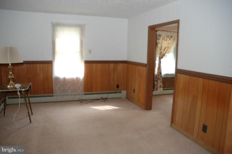 240 Bowie Shop Road Huntingtown, MD 20639 - Photo 6 of 10 Living Room