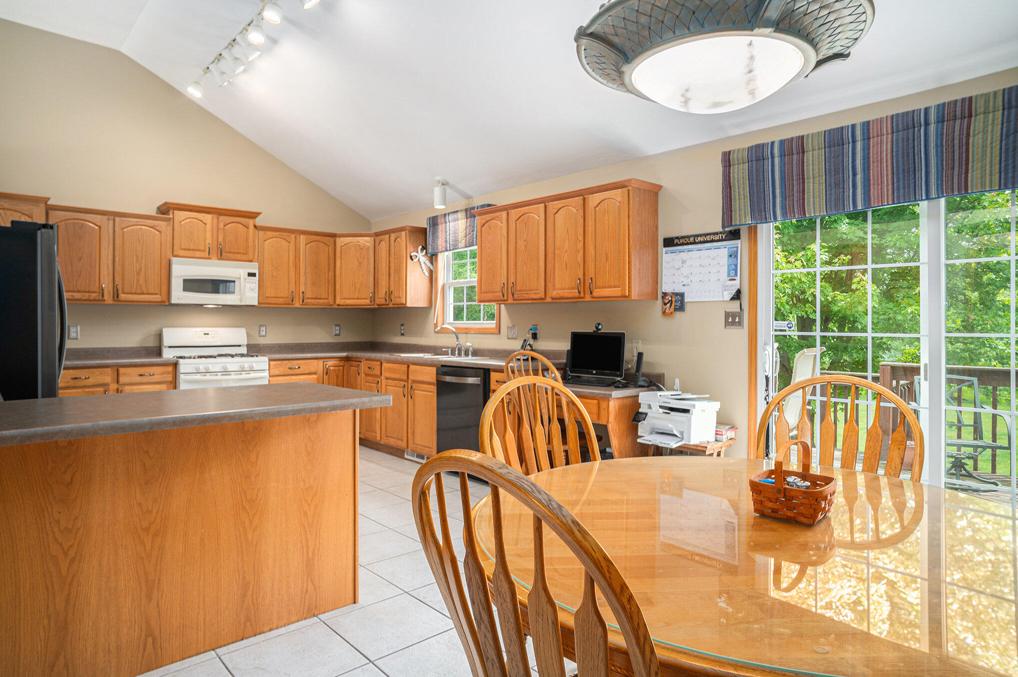 426 Chadwick Circle Valparaiso, IN 46385 - Photo 9 of 36 2038x1356