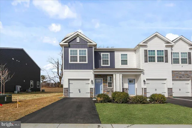 $2,725 | 15 Alexander Way, Westampton, NJ 08060